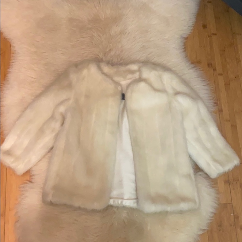 White faux rabbit cocktail jacket 80’s vintage